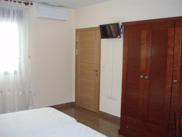 Hostal El Altozano Montanchez Bagian luar foto